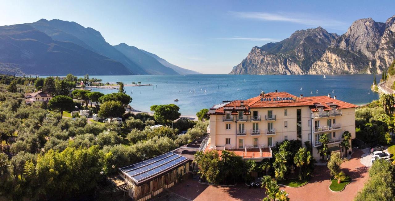 Hotel Baia Azzurra - Lake Front Torbole Sul Garda Екстериор снимка