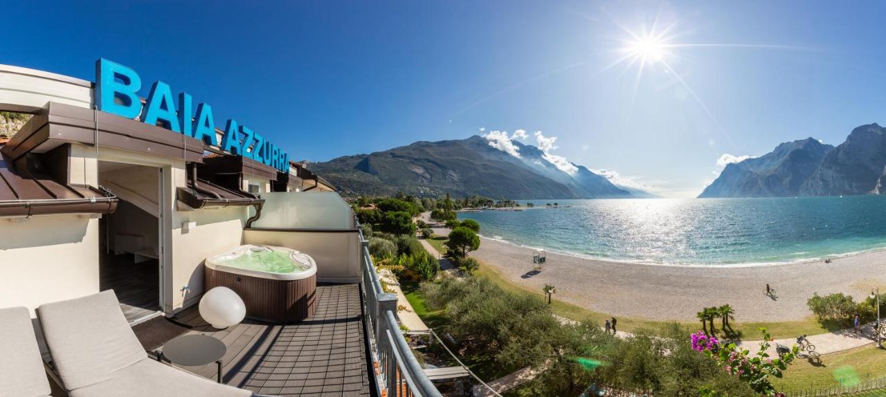 Hotel Baia Azzurra - Lake Front Torbole Sul Garda Екстериор снимка