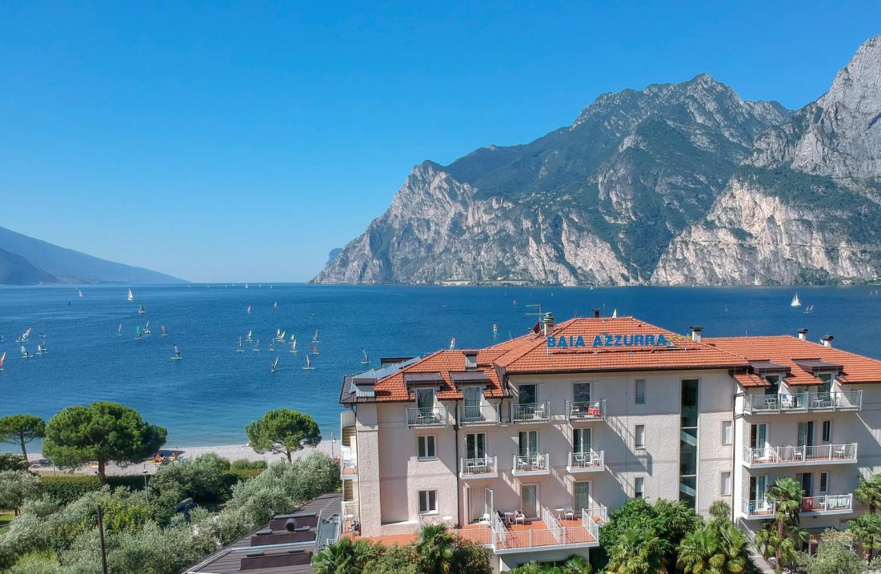 Hotel Baia Azzurra - Lake Front Torbole Sul Garda Екстериор снимка