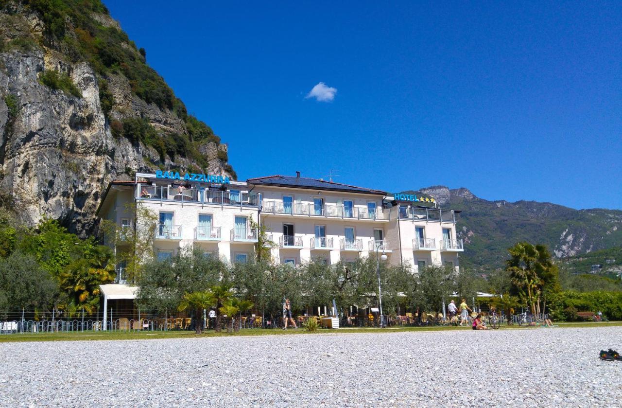 Hotel Baia Azzurra - Lake Front Torbole Sul Garda Екстериор снимка